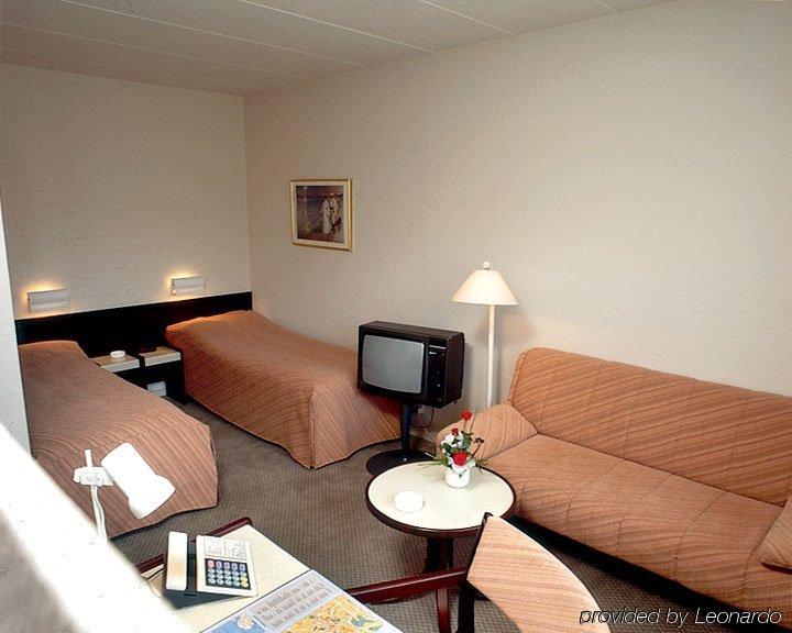 أودنسه Hotel Naesbylund Kro الغرفة الصورة