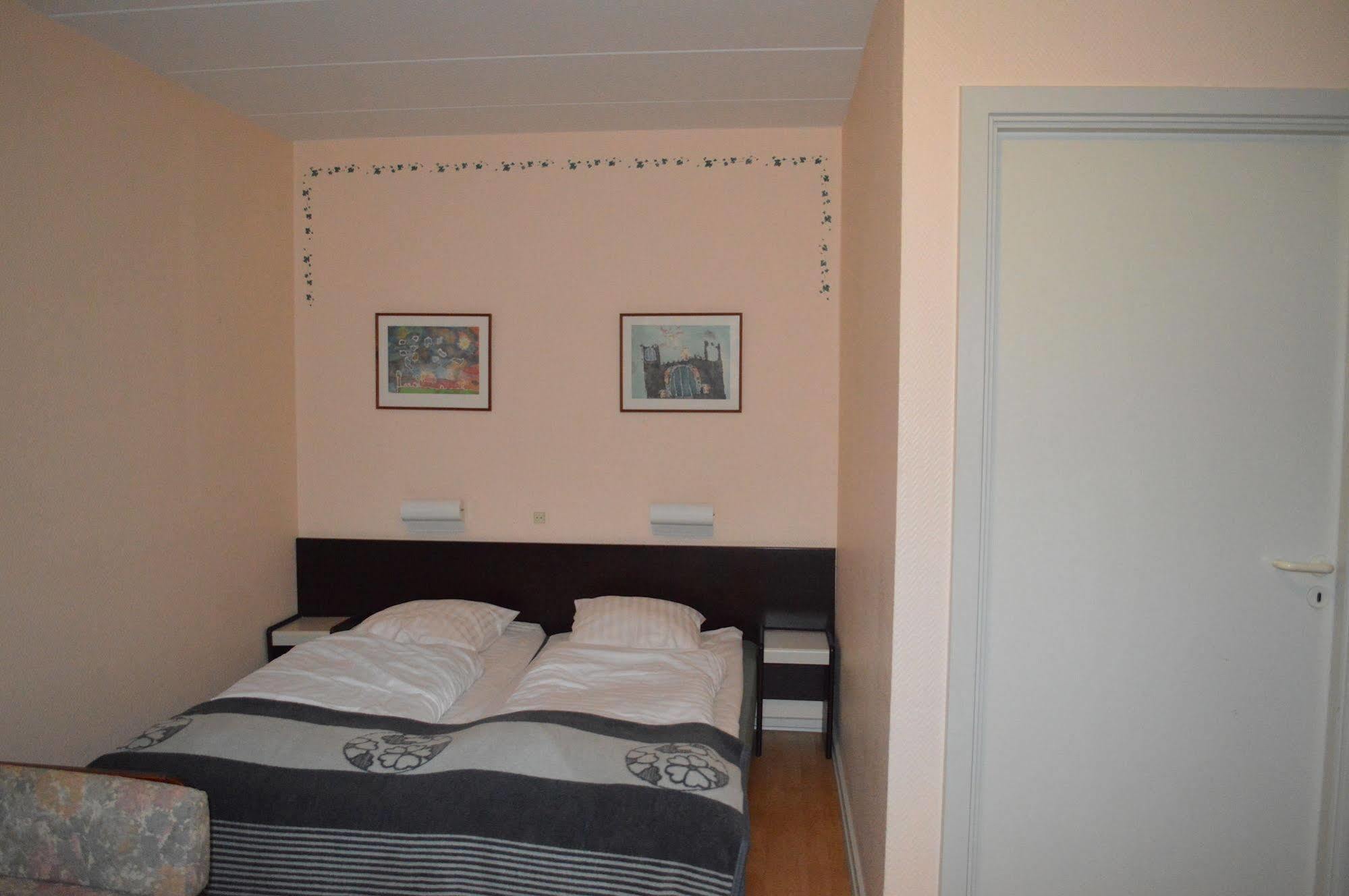 أودنسه Hotel Naesbylund Kro المظهر الخارجي الصورة